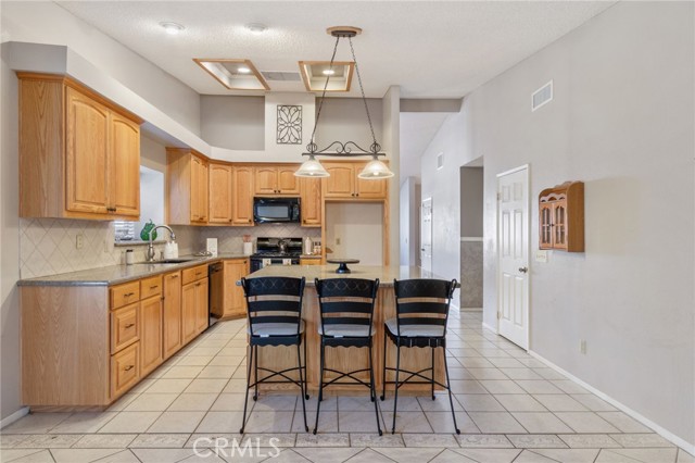 Detail Gallery Image 13 of 31 For 42307 61st St W, Quartz Hill,  CA 93535 - 4 Beds | 2 Baths