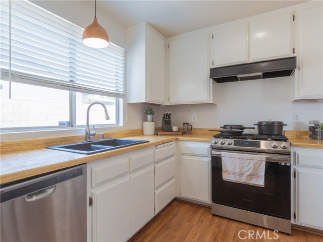 Detail Gallery Image 9 of 16 For 7535 Sultana Avenue, Fontana,  CA 92336 - 3 Beds | 2 Baths