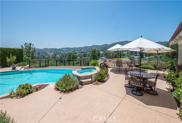 17068 Countess Place, Encino CA: https://media.crmls.org/medias/5c6cb689-078e-4627-bf6f-9124789ec386.jpg