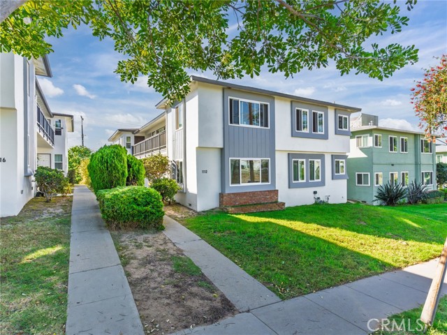 1112 East Imperial Avenue