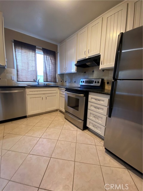 3434 Highwood Court, 184 photo 2