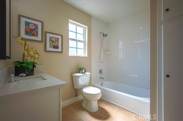 1375 N Euclid Avenue, Upland CA: https://media.crmls.org/medias/5c6dd1d7-105a-4f0d-aa24-d7883f68b52e.jpg