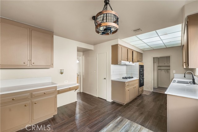 9946 Ruffner Avenue, North Hills CA: https://media.crmls.org/medias/5c6dd74a-c3eb-4afe-8b39-8c3cdfa795da.jpg