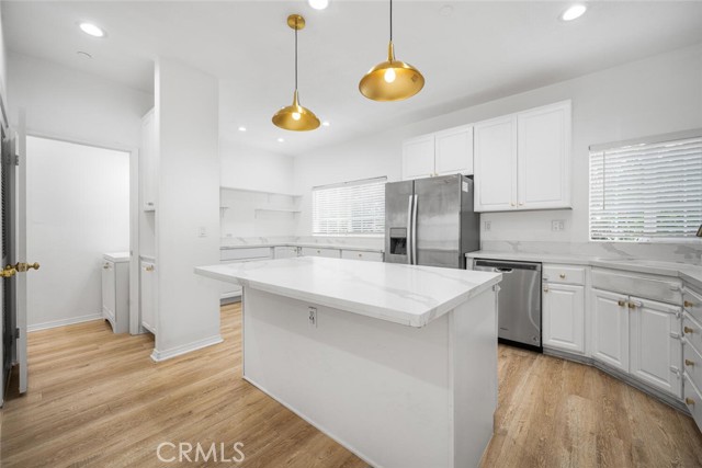 5740 S Glennie Lane, Los Angeles CA: https://media.crmls.org/medias/5c6e2bfa-72e7-42e5-bf37-e1d50bf83584.jpg