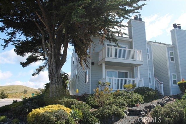 Detail Gallery Image 4 of 33 For 198 Cypress Ave #4,  Cayucos,  CA 93430 - 2 Beds | 2 Baths