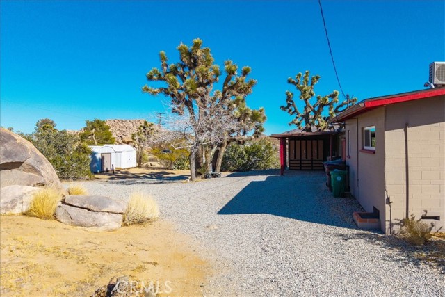 8427 Rock Haven Road, Joshua Tree CA: https://media.crmls.org/medias/5c6ec98d-d490-4e76-af49-67ac6adb70e7.jpg