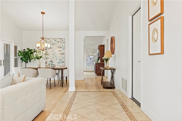 Detail Gallery Image 2 of 27 For 13 Grant, Irvine,  CA 92620 - 3 Beds | 2 Baths