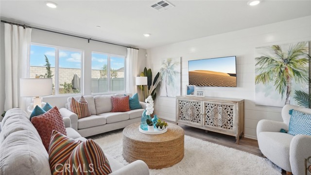 Detail Gallery Image 3 of 12 For 31223 Shining Willow Dr, Winchester,  CA 92596 - 4 Beds | 3 Baths