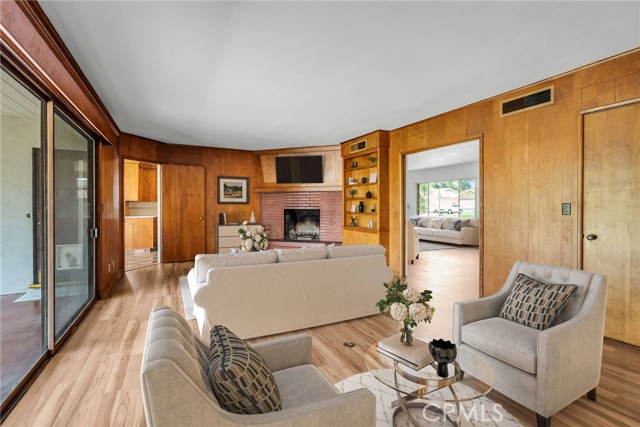 Detail Gallery Image 9 of 26 For 4389 Brentwood Ave, Riverside,  CA 92506 - 3 Beds | 2 Baths