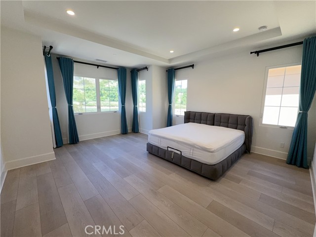 160 Statura, Irvine CA: https://media.crmls.org/medias/5c6fb81c-bfab-4b10-9242-17d073099b45.jpg