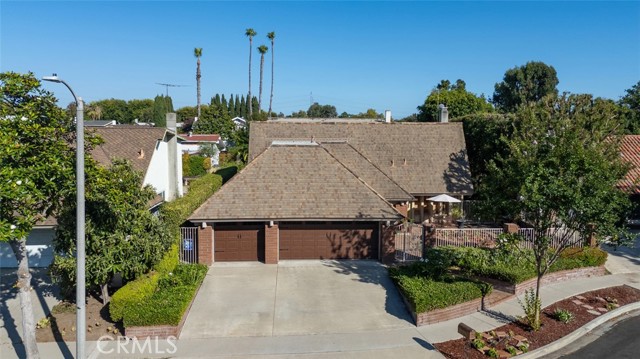 15232 Lille Circle, Irvine CA: https://media.crmls.org/medias/5c6fbe76-35a7-456a-b733-7d3e0609aa63.jpg