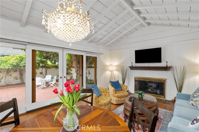 113 Vista Del Parque, Redondo Beach, California 90277, 2 Bedrooms Bedrooms, ,1 BathroomBathrooms,Residential,Sold,Vista Del Parque,SB24098927