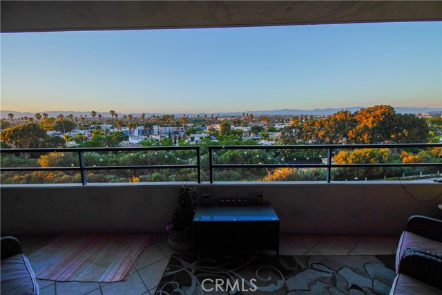 Detail Gallery Image 7 of 69 For 4316 Marina City Dr. #231,  Marina Del Rey,  CA 90292 - 2 Beds | 2 Baths