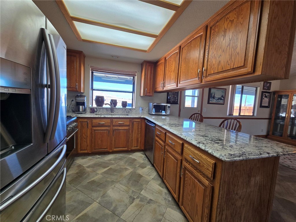 https://media.crmls.org/medias/5c70b050-ff7d-4fc3-9eea-b7d6f2fa9dd4.jpg?preset=X-Large