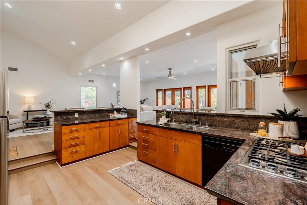 MLS #OC25245257 image #16