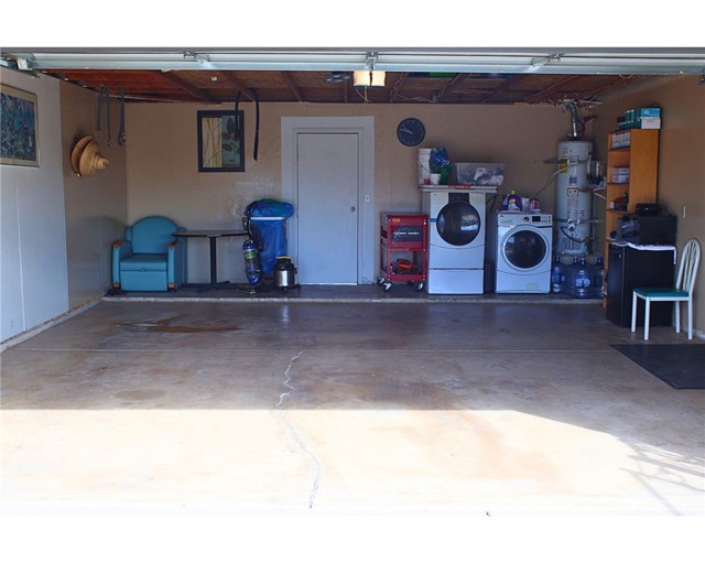 Detail Gallery Image 14 of 18 For 10908 Aztec Ln, Adelanto,  CA 92301 - 3 Beds | 2 Baths