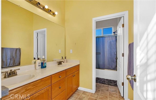 901 Misty Harbor Drive, Livingston CA: https://media.crmls.org/medias/5c717838-01a1-49c9-a5c3-7af1fc1de66b.jpg