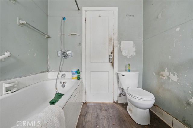 5823 Madden Avenue, Los Angeles CA: https://media.crmls.org/medias/5c721561-c5a4-4456-8e8a-cf322ca86f3c.jpg