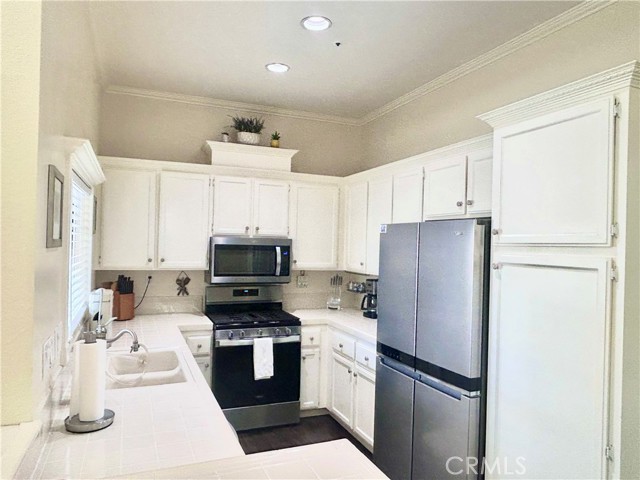 Detail Gallery Image 12 of 49 For 3680 S Bear St #16 / J,  Santa Ana,  CA 92704 - 1 Beds | 1 Baths