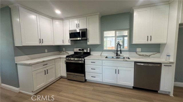 2045 S Cypress Avenue, Ontario CA: https://media.crmls.org/medias/5c72b077-5d06-40e1-bc00-b2e8222ae830.jpg