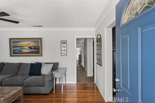 Detail Gallery Image 4 of 33 For 4809 Falcon Ave, Long Beach,  CA 90807 - 3 Beds | 2 Baths