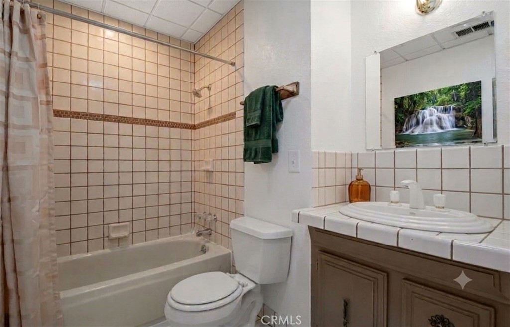 https://media.crmls.org/medias/5c744d11-180b-422d-bc57-12486d245a56.jpg?preset=X-Large