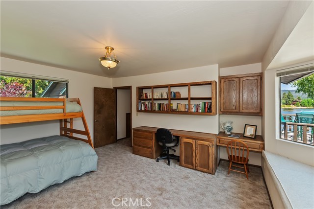 488 Lakeview Court, Big Bear Lake CA: https://media.crmls.org/medias/5c74558c-0bd7-4714-8be4-7ee52abf82b7.jpg