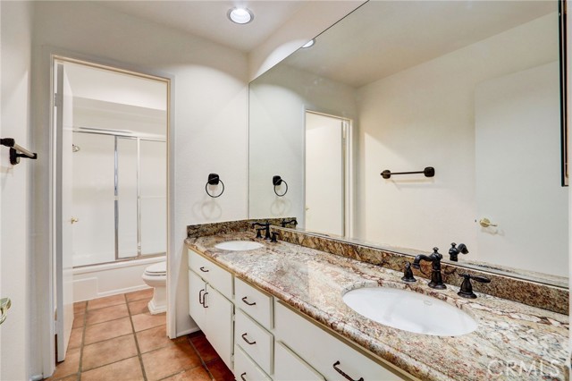 Detail Gallery Image 34 of 62 For 18130 Andrea Cir #1,  Northridge,  CA 91325 - 3 Beds | 2/1 Baths