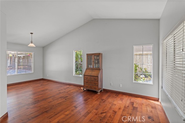 Detail Gallery Image 3 of 33 For 15161 Etienne St, Lake Elsinore,  CA 92530 - 3 Beds | 2 Baths