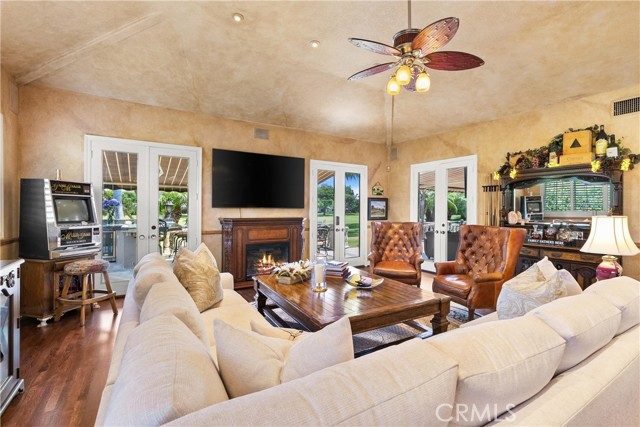 Detail Gallery Image 26 of 73 For 3036 Java Rd, Costa Mesa,  CA 92626 - 5 Beds | 4/2 Baths