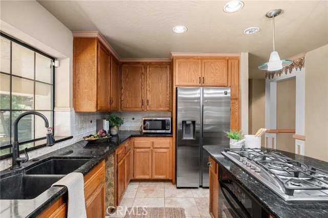 4680 Songbird, Chico CA: https://media.crmls.org/medias/5c7731e7-46f9-4f05-972b-e285a40511c0.jpg