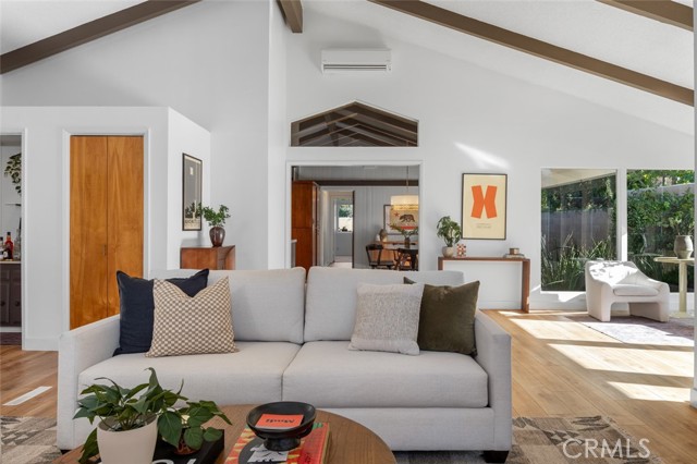 Detail Gallery Image 18 of 64 For 5360 E El Jardin St, Long Beach,  CA 90815 - 4 Beds | 3 Baths