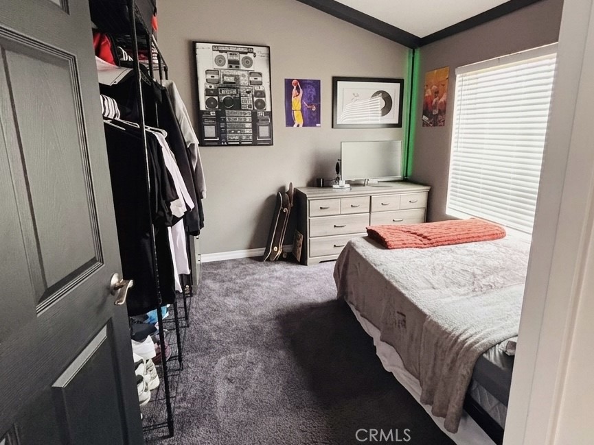 https://media.crmls.org/medias/5c77f156-9c57-4311-a8c6-ec82d349d780.jpg?preset=X-Large