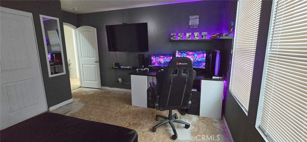 https://media.crmls.org/medias/5c782377-109c-4d49-8980-b312174a6941.jpg?preset=X-Large