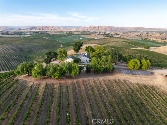 1825 Nygren Road, San Miguel CA: https://media.crmls.org/medias/5c784249-1ffd-42ae-9c02-5cbea80835ba.jpg