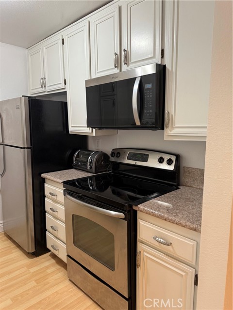898 Temple, Los Angeles CA: https://media.crmls.org/medias/5c7a1b46-2664-4182-ad90-6a9336b600f6.jpg