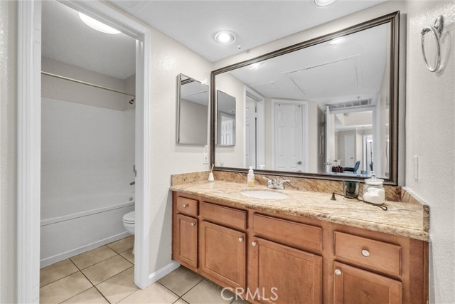 Detail Gallery Image 16 of 31 For 1980 Las Colinas Cir #301,  Corona,  CA 92879 - 2 Beds | 2 Baths