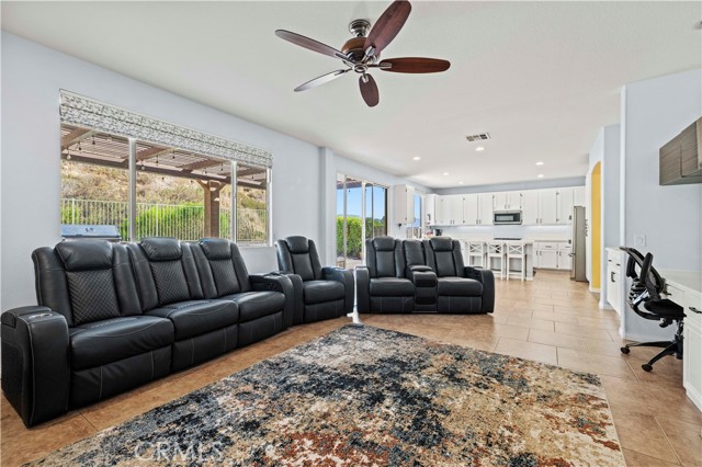 Detail Gallery Image 25 of 68 For 31205 Cherry Dr, Castaic,  CA 91384 - 5 Beds | 3 Baths