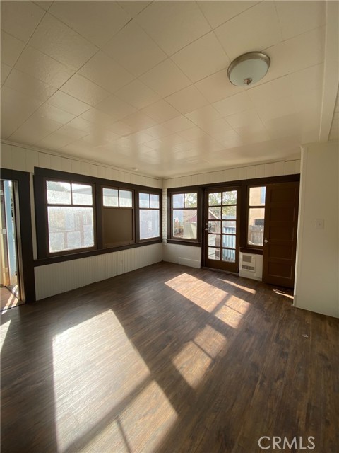 157 153-155 S Laurel Street, Ventura CA: https://media.crmls.org/medias/5c7c17a0-572e-4af7-9b49-c43fa4497927.jpg