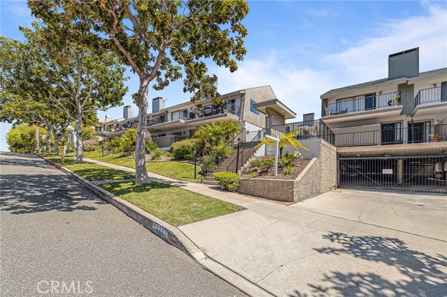 222 Irena Avenue, Redondo Beach, California 90277, 2 Bedrooms Bedrooms, ,3 BathroomsBathrooms,Residential,Sold,Irena,SB24068601