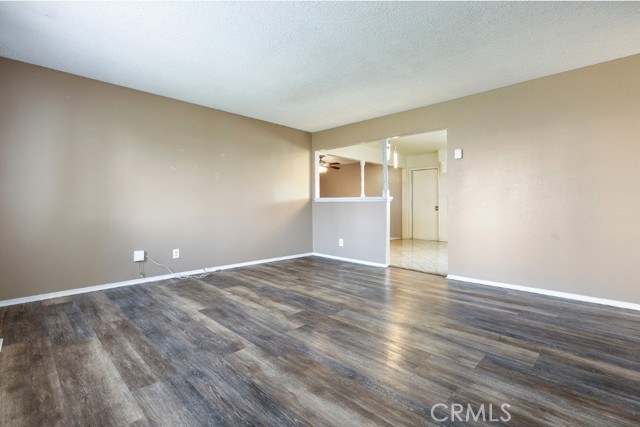 Detail Gallery Image 10 of 25 For 5097 E Carmen Ave, Fresno,  CA 93727 - 3 Beds | 2 Baths