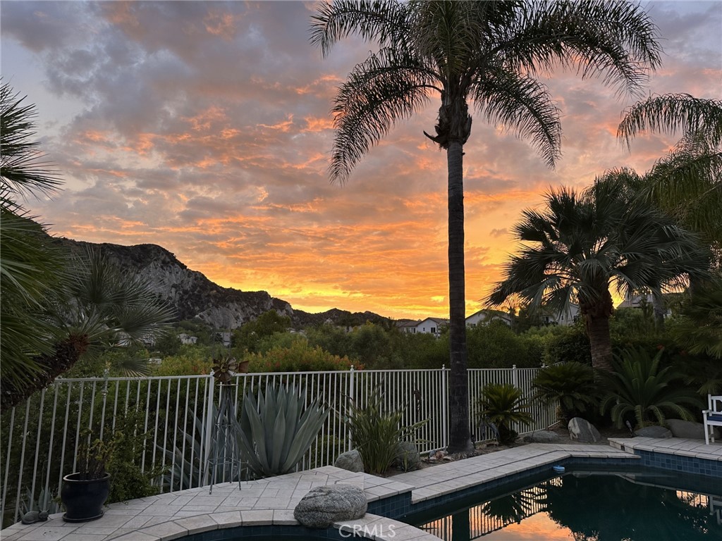 https://media.crmls.org/medias/5c7cce94-75b1-42df-ac3f-82658e38a9fc.jpg?preset=X-Large