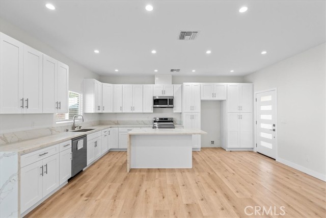 Detail Gallery Image 23 of 40 For 15951 Simonds St, Granada Hills,  CA 91344 - 7 Beds | 6 Baths