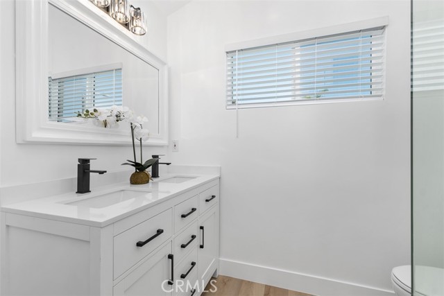 3871 Hendrix Street, Irvine CA: https://media.crmls.org/medias/5c7d5f68-7f29-4aac-9cd8-c5775b5d13c6.jpg