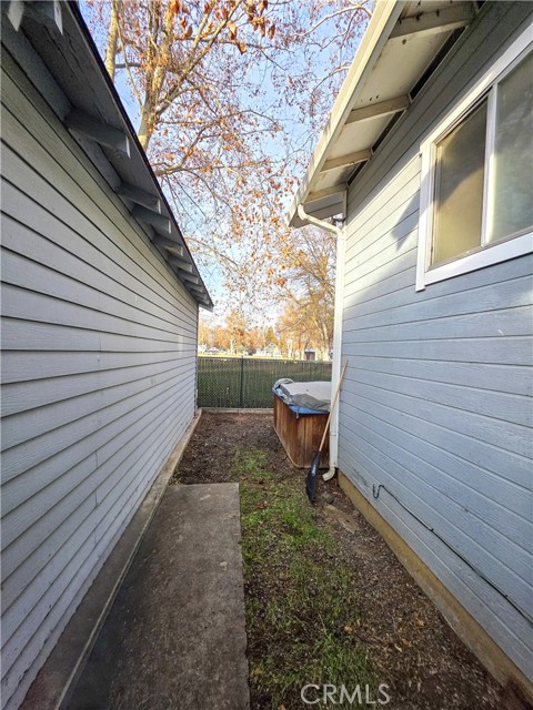 Detail Gallery Image 33 of 39 For 614 Lane, Yreka,  CA 96097 - 3 Beds | 2 Baths