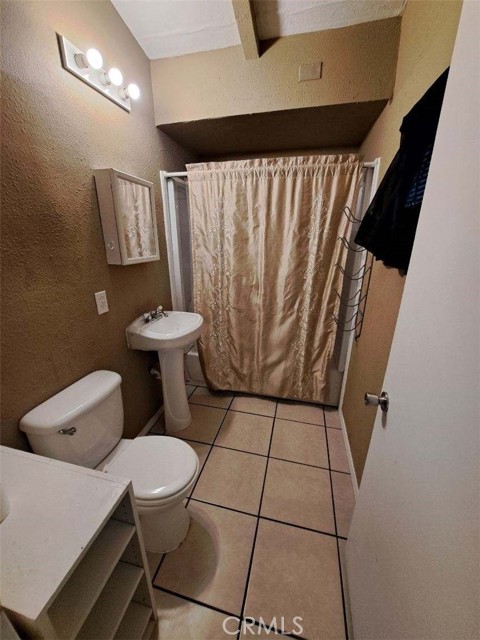 2630 Lakeshore Boulevard, Upper Lake CA: https://media.crmls.org/medias/5c7f873e-6cdc-45c4-8daf-f7ec8abba0ba.jpg