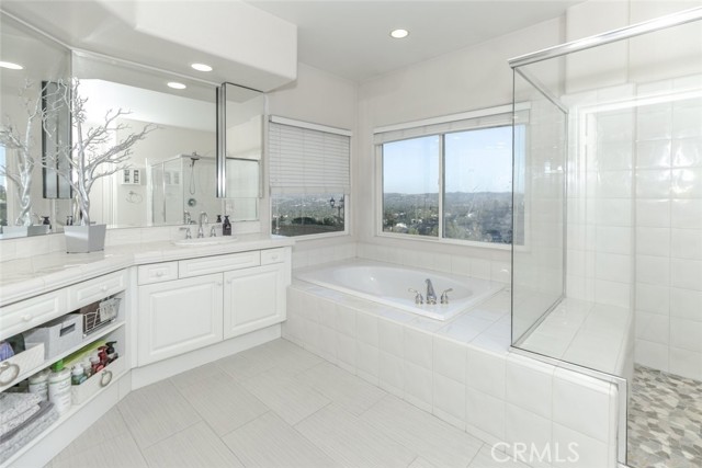 24736 Wooded Vista, West Hills CA: https://media.crmls.org/medias/5c8000da-7921-43ee-9fdc-f8c872325c50.jpg