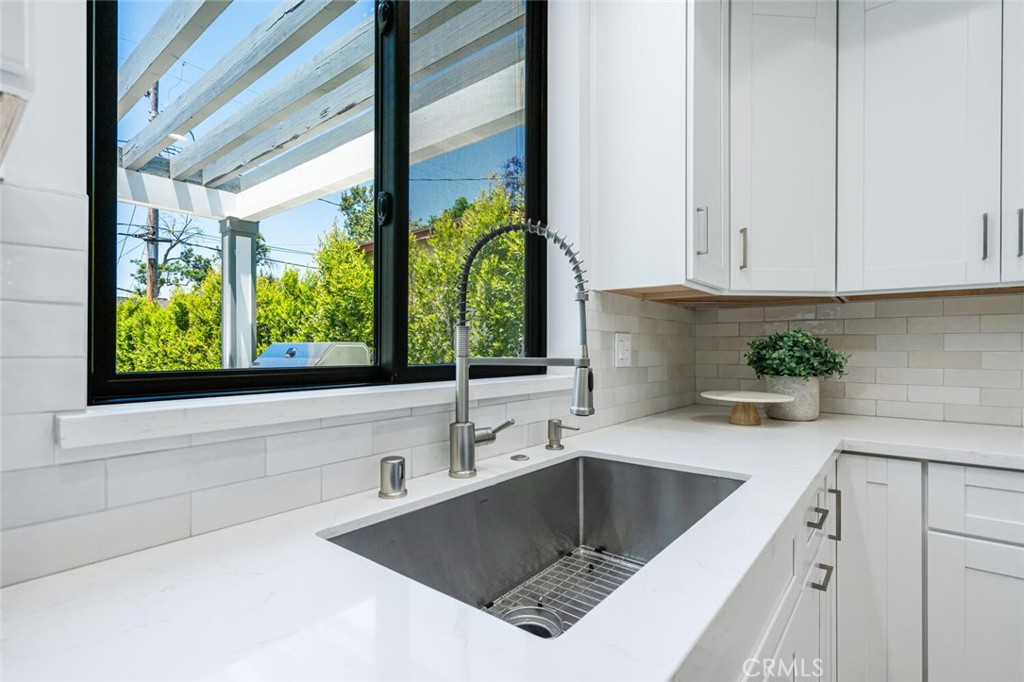 251 S Griffith Park DriveBurbank image #26