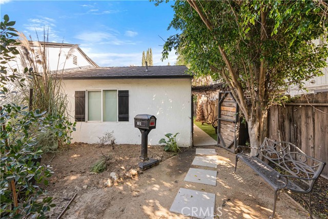 Detail Gallery Image 25 of 51 For 6514 Coldwater Canyon Ave, Valley Village,  CA 91606 - 4 Beds | 3 Baths