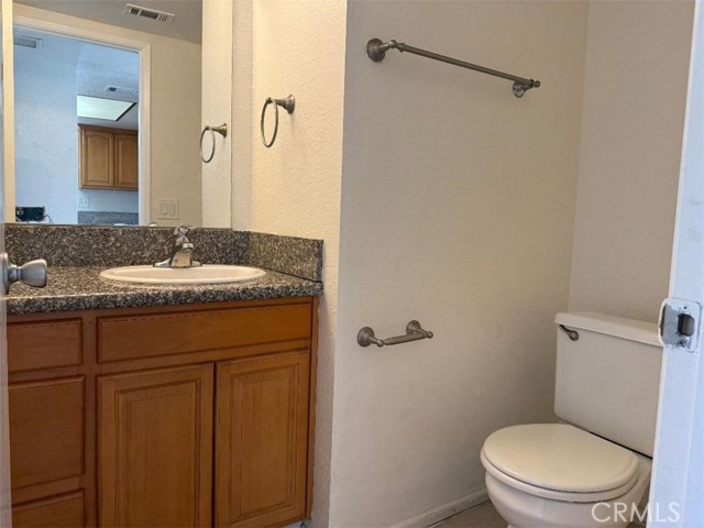 Detail Gallery Image 8 of 13 For 1560 Stillman Ave, Redlands,  CA 92374 - 4 Beds | 2/1 Baths